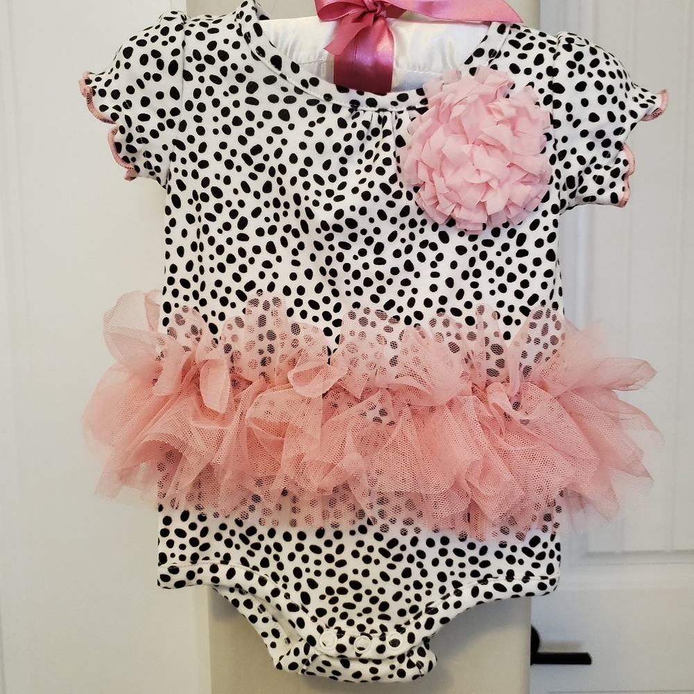Baby onsie with tutu